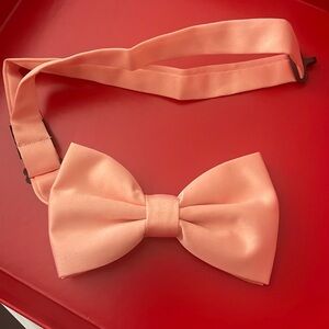 Adult adjustable size peach bow tie